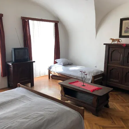 Apartman Becsi Utca Šoproň Exteriér fotografie